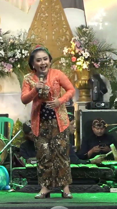 EKA UGET UGET GOYANG DALAM