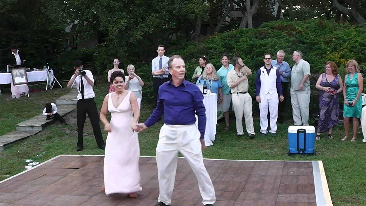 Mr. and Mrs. Bonus Wedding - Full Salsa Dance
