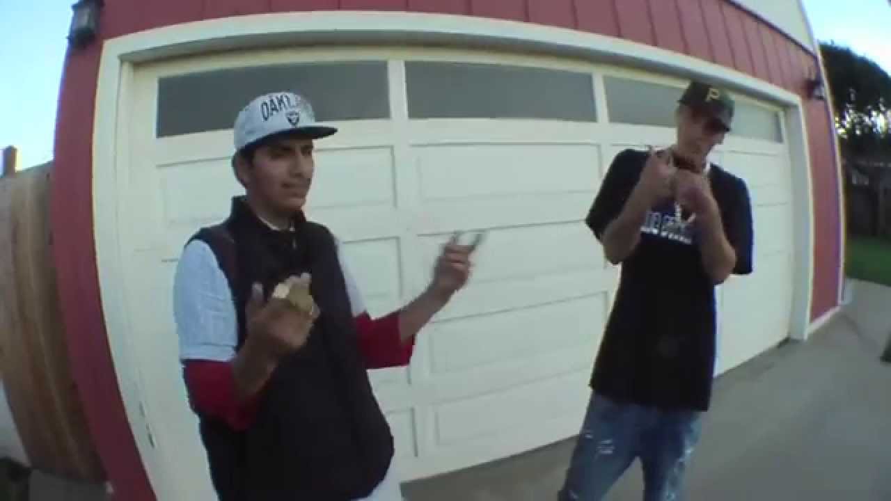 Steezy- Hot N***a Remix OFFICIAL MUSIC VIDEO Ft. YC Produced By Jahlil Beats CDQ auf YouTube ansehen Steezy- Hot N***a Remix OFFICIAL MUSIC VIDEO Ft. YC Produced By Jahlil Beats CDQ auf YouTube ansehen