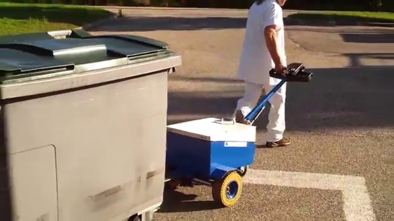 tracteur pousseur poubelles