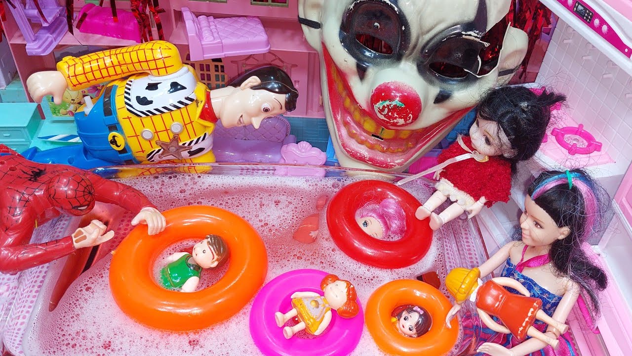 فيلم اهلي ضحو بحياتهم من اجل حمايتي _عائلة عمر_جنه ورؤي_مامتي دكتورة_العاب بنات