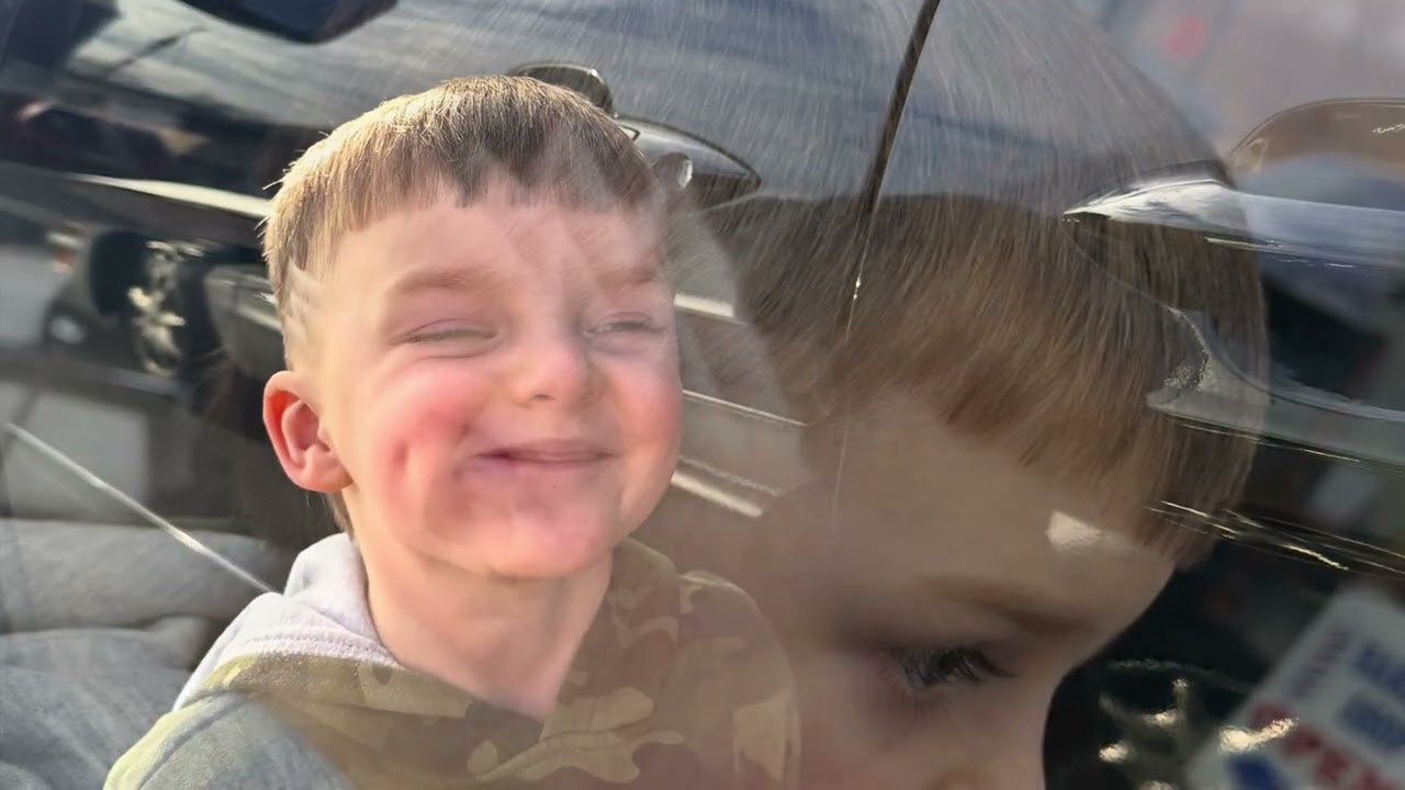 Aysen gets his hair cut! 