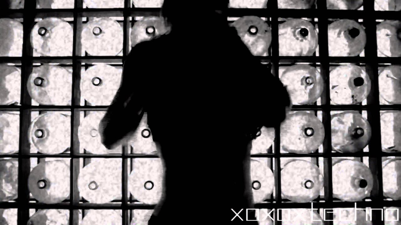 Britney Spears ft Ashley Tisdale - Crank it up (Music Video)