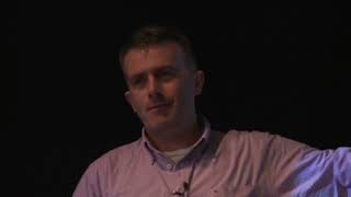 Download Lagu Idir Airgeadas agus Ceannaireacht: Léargas Domhanda le hAogán Ó hAoláin MP3