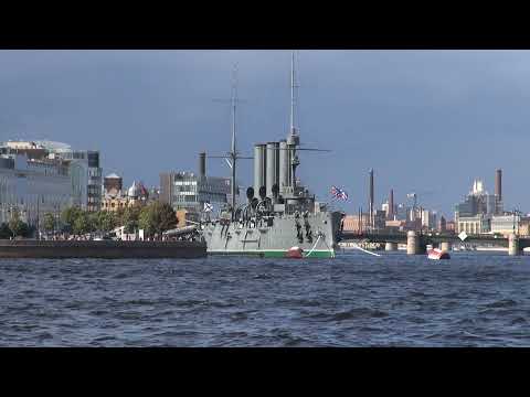 Video: Neva - een rivier in St. Petersburg