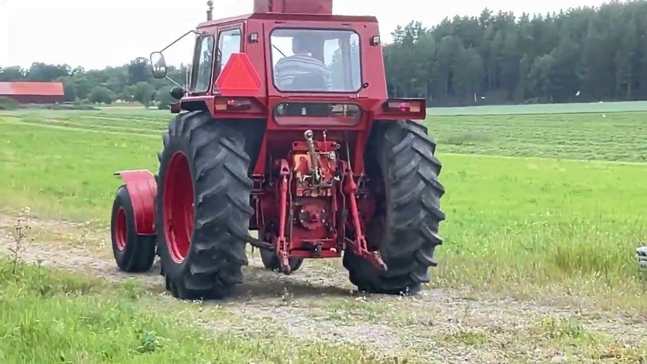 Traktor VOLVO-BM T 800 B