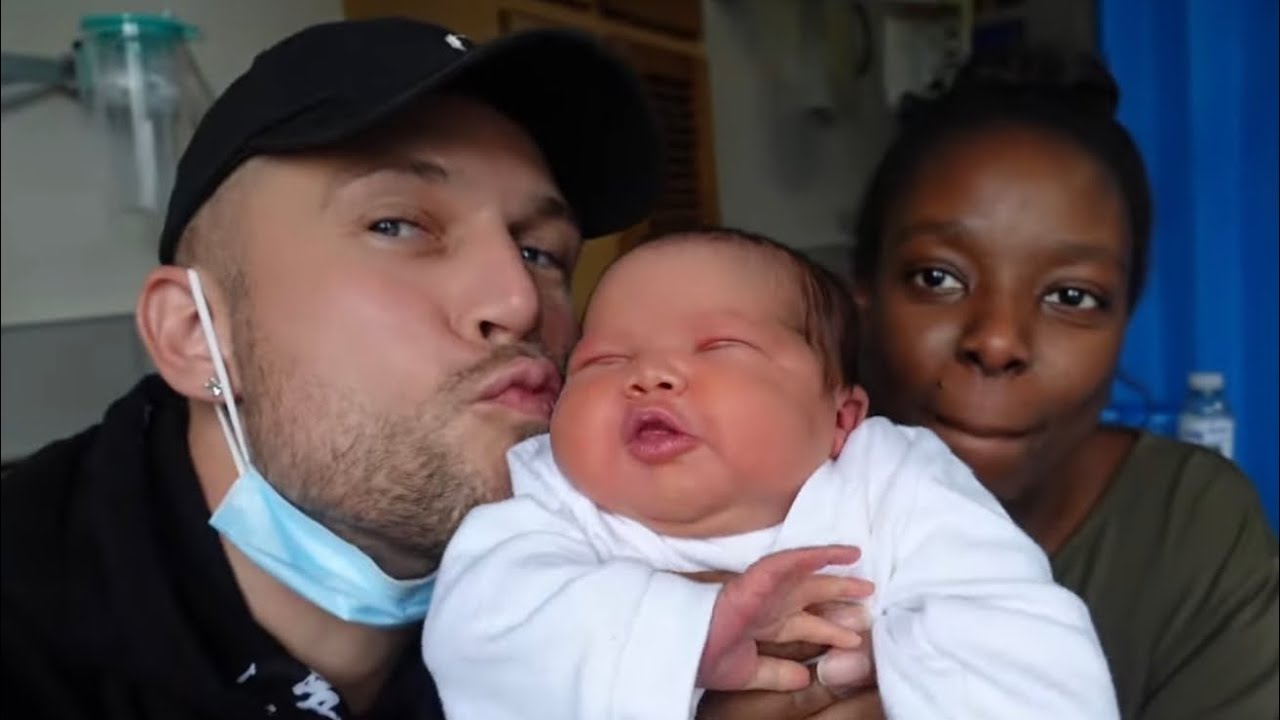 MEET OUR BEAUTIFUL NEWBORN DAUGHTER 🥰 FAMILY VLOG