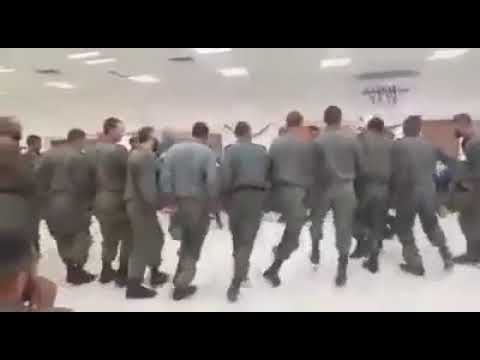 İsrail askerleri kürtçe müzik eşliğinde halay çekiyorlar