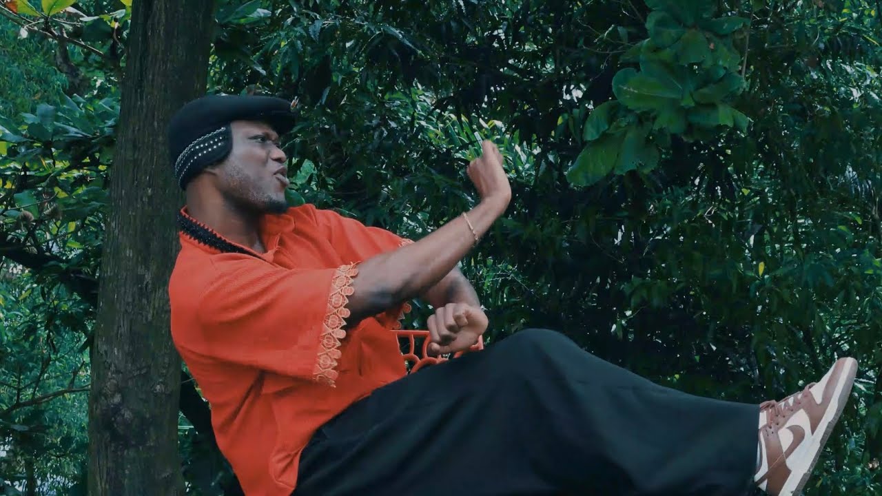 Guarda Mike Akox - Yɛ ( Visualizer) su YouTube Guarda Mike Akox - Yɛ ( Visualizer) su YouTube