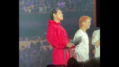 Taehyung dressed up like the SQUID GAME CHARACTER😭😭😭 ❤️❤️❤️💜#bts #short #taehyung #concetsofistadium