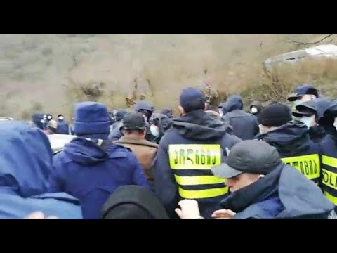 დაპირპირებაა პოლიციას და რიონის ხეობის დამცველებს შორის