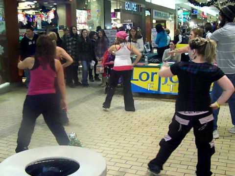 Zumba Christmas Demo at the Mall #3 - Feliz Navidad