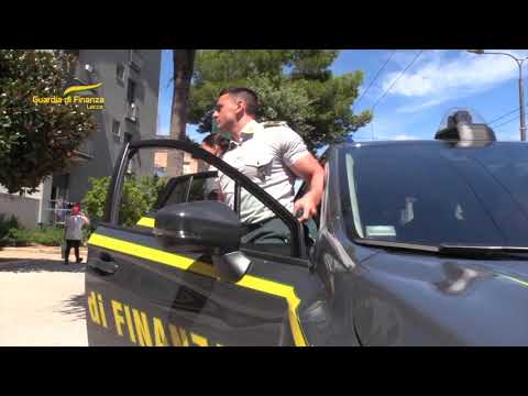 Assunti per percepire contributi economici: scoperti 900 falsi braccianti in Salento