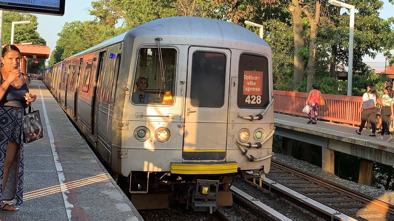 R44 R Train Tottenville Bound 1973 St Louis R44 SIR Express Train At Eltingville ...