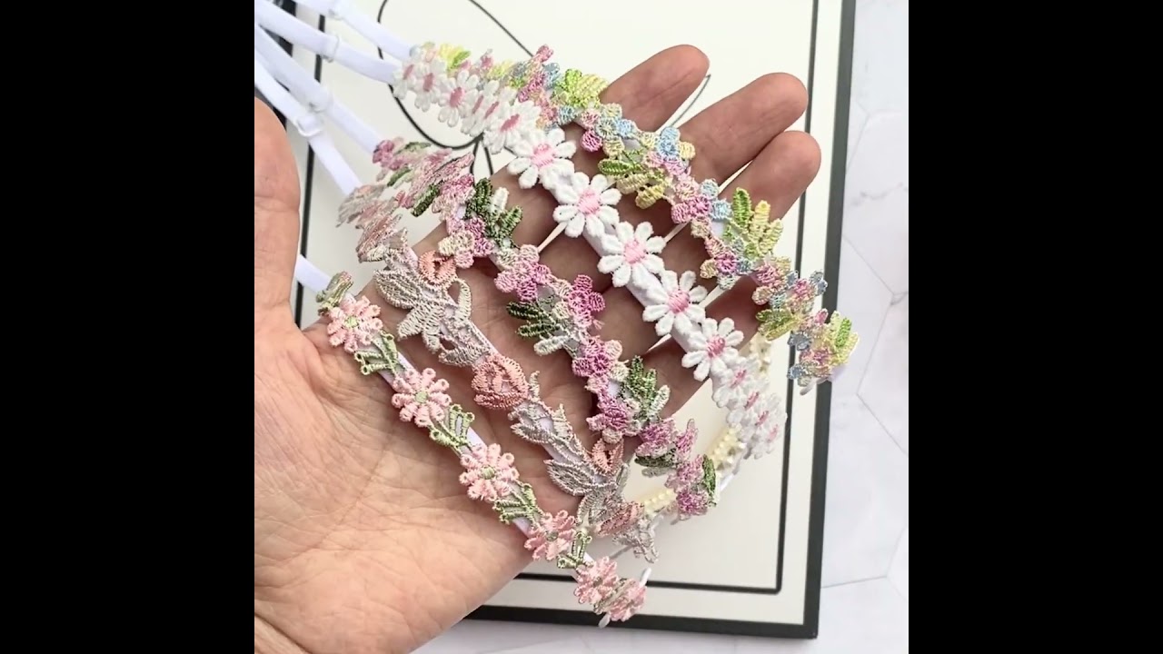 Strapless Outfits Inspo: Add a spaghetti floral strap on summer dress