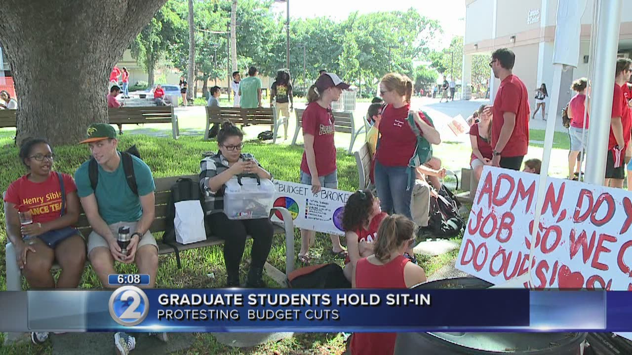 UH grad students protest ‘poor oversight’ amid budget issues, TA cuts