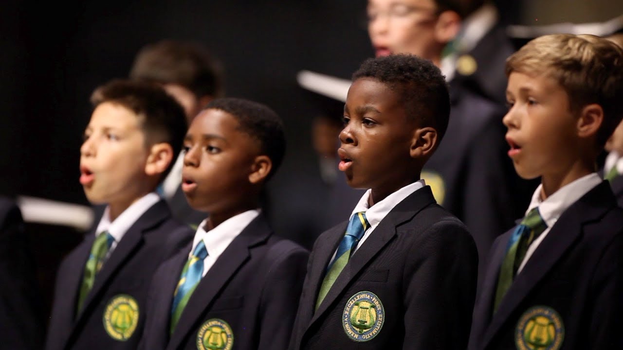 The Georgia Boy Choir - Love Bade Me Welcome