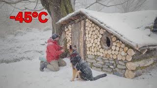 Building a Warm and Cozy Wooden Cabin in a -45°C Snowy Forest – 7 Days Survival Challenge