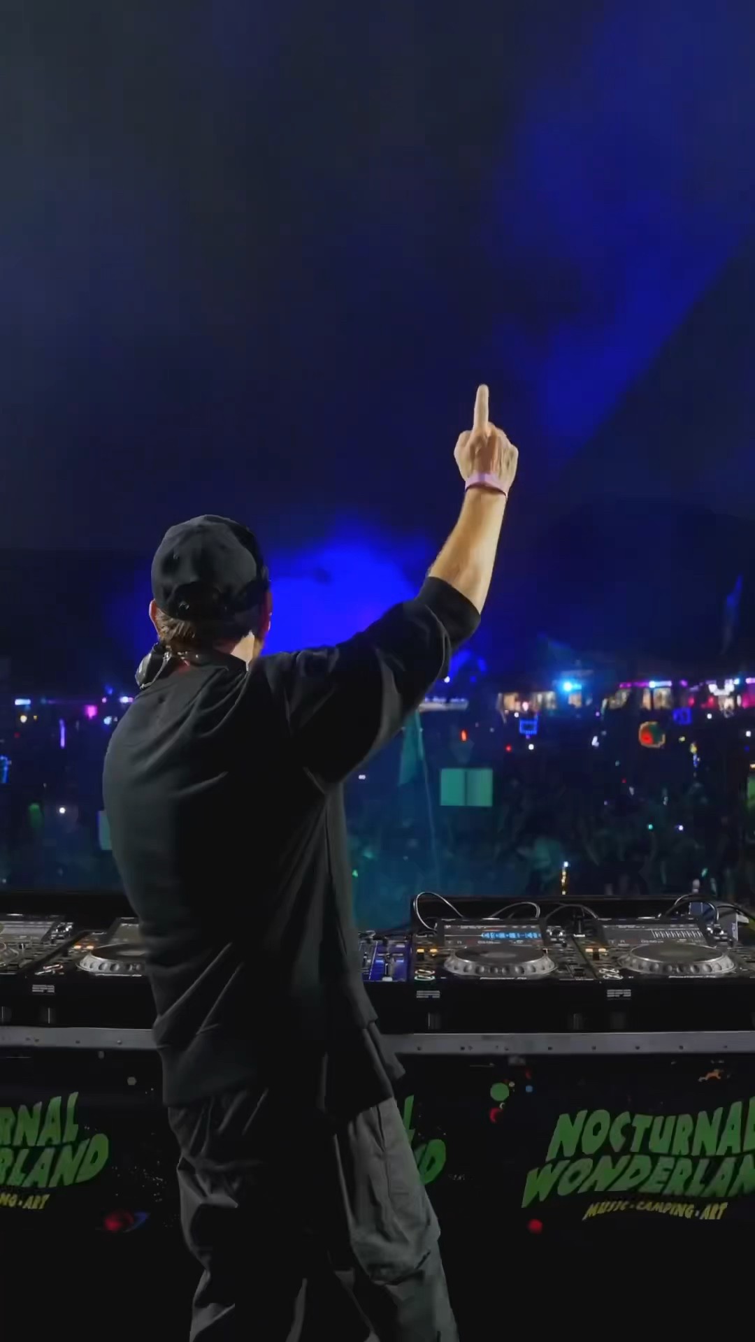 keeping up with @bennybenassi ???