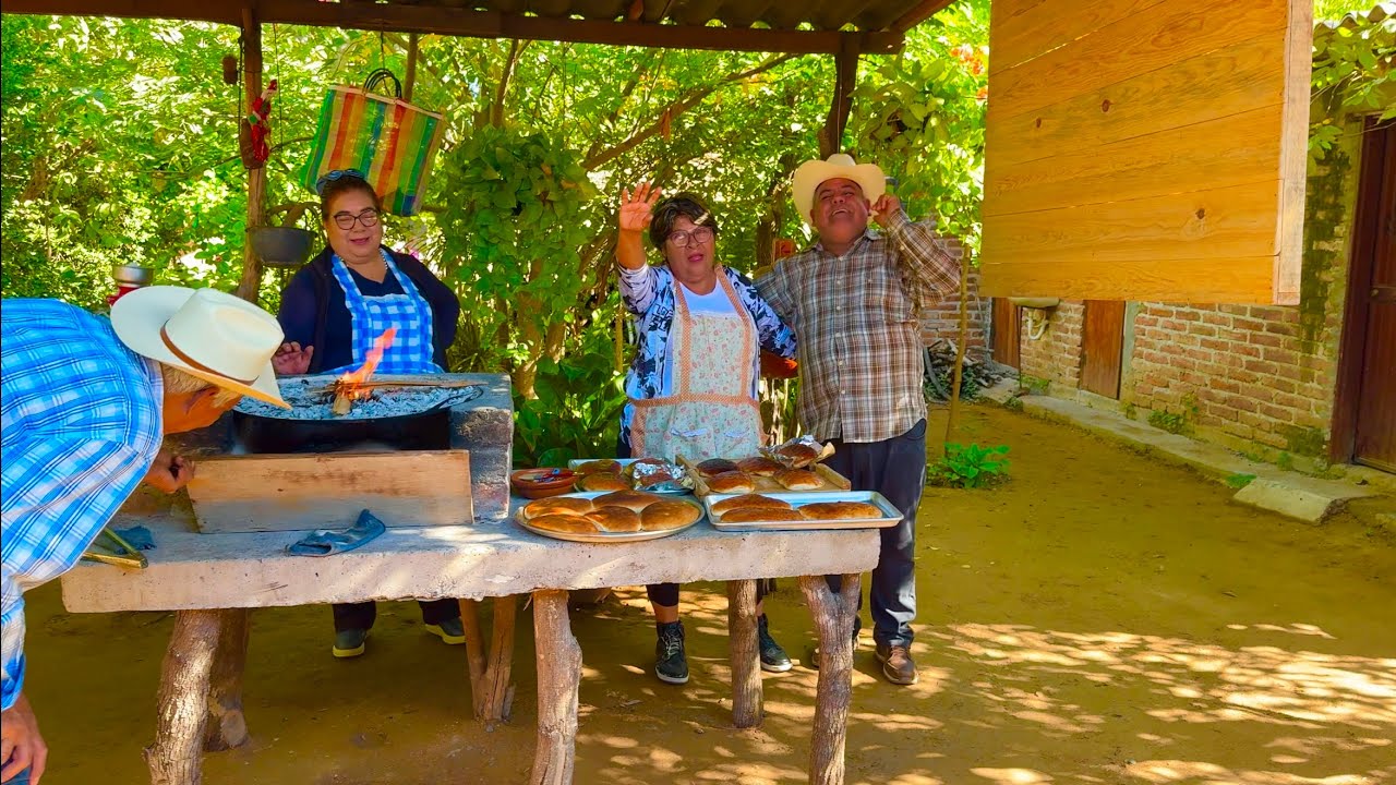 Empanadas Lety y PAN PiZZA || Ay Nomas