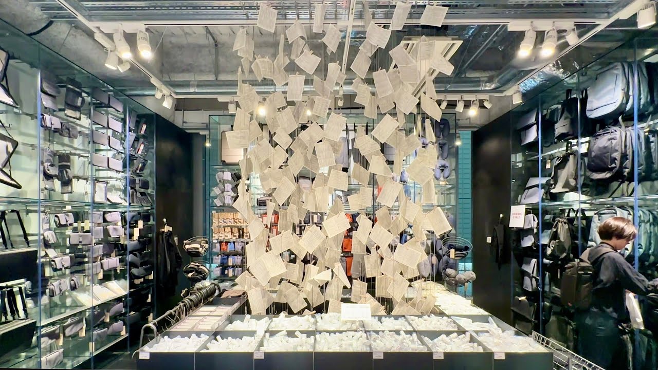 🇯🇵 *LARGEST* MUJI Store in the World is in Ginza, Tokyo (MUJI Ginza)