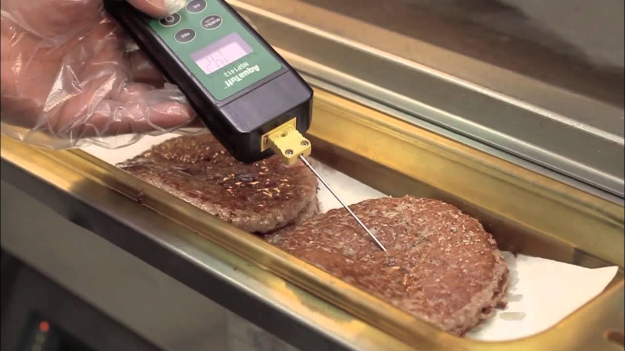 Ростбиф макдональдс. Макдональдс мясо. Котлетка из макдональдса. Мак еда. Макдональдс мясо.