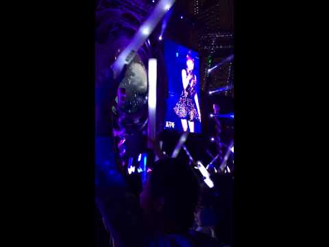 20151031张韶涵纯粹世界巡演成都站《淋雨一直走》