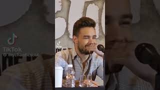 Liam Payne winking