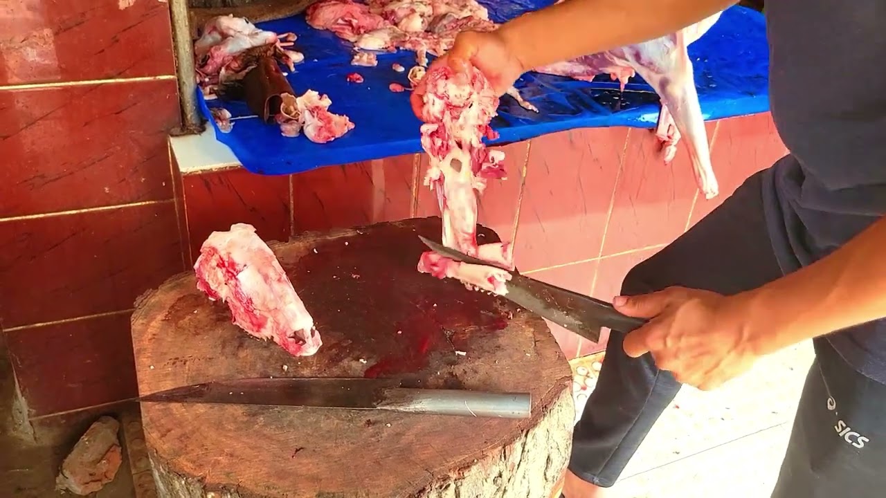 Amazing goat skull head bone meat 🍖 cutting and process for customers demand