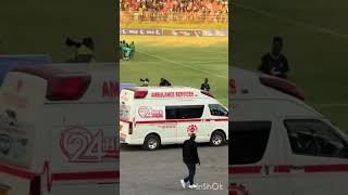 KIPA ALIO UMIA MECHI YA YANGA HALI MBAYA GALI LA WAGONJWA LIMEINGIA UWANJANI