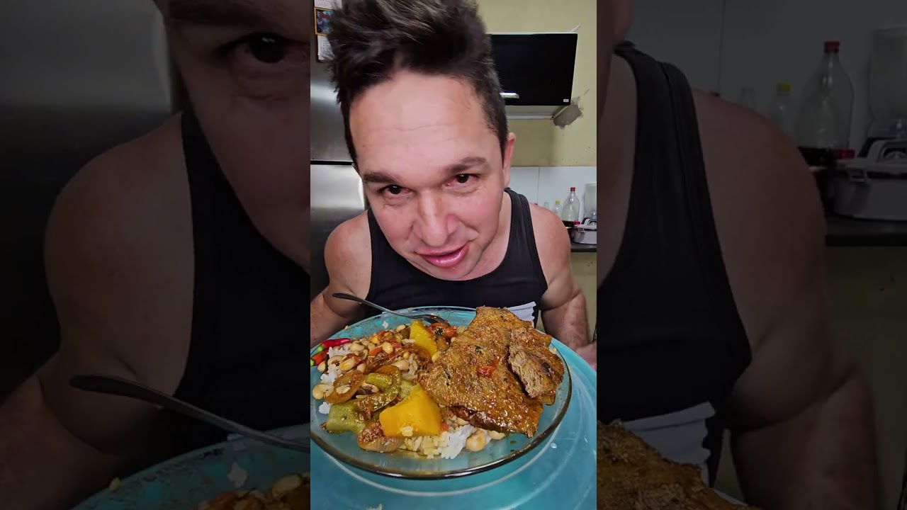 fígado de boi com feijão verde e quiabo #comida