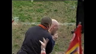 Crows fan giving Mick Matryn some massive hate & the middle finger