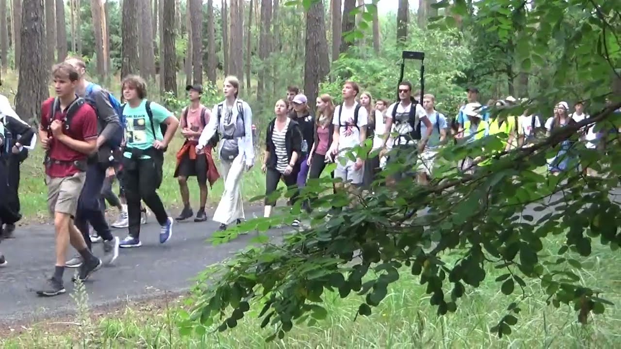 Grupa Młodzieżowa - Fragment Różańca - 90 Poznańska Piesza Pielgrzymka na Jasną Górę 2024