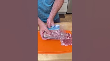 Best way to store bacon #bacon #breakfast #cookingtips #morningroutine #funnyvideos #humor