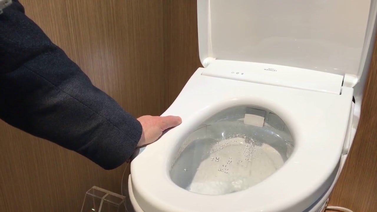 TOTO USA bidet demo at KBIS/IBS 2019 YouTube