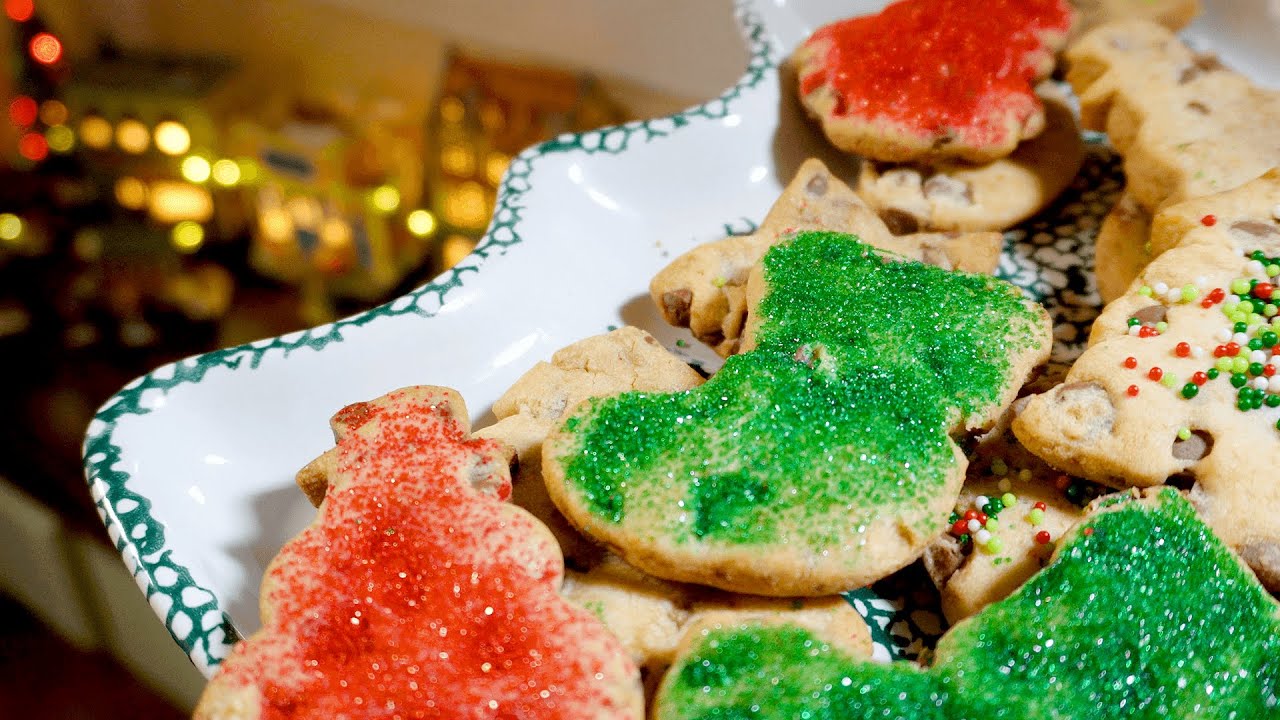 How to Make Christmas Chocolate Chip Cookies