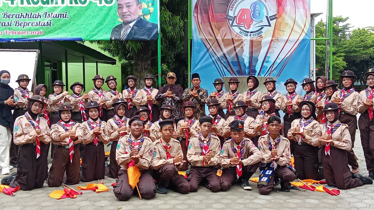 Parade Semaphore PRAMASANRO (Pramuka MTsN 4 Kediri)