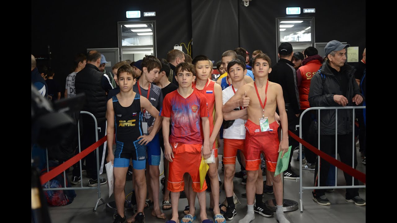 Взвешивание борцов до 38 кг, Россия до 16 лет, Тула.