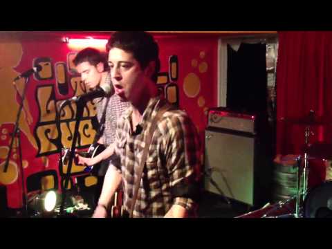 Punk music video thumbnail preview for The Peawees - Gonna Tell