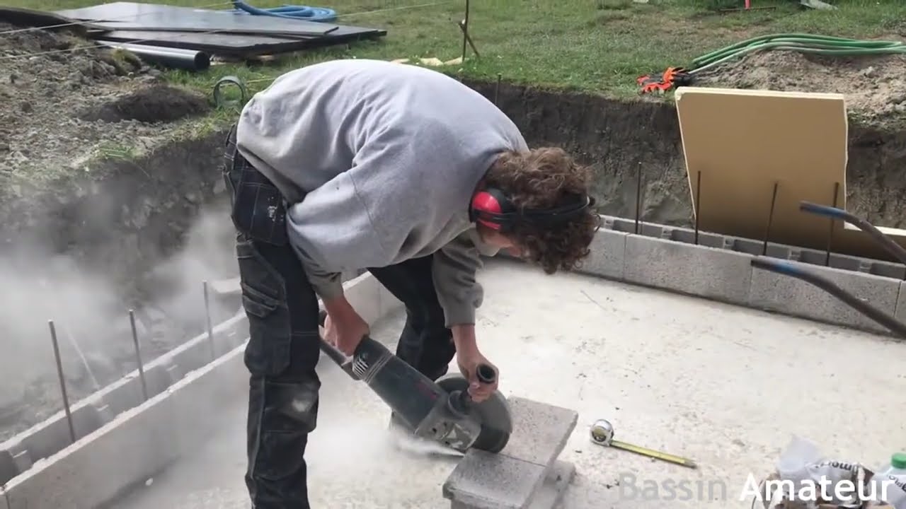 Réalisation d'un bassin de A à Z du début jusqu'à la mise en eau.