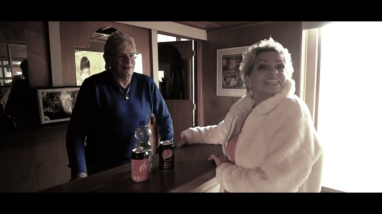 Jan En Zwaan - Speel Niet Met Mijn Voeten (Videoclip) - YouTube