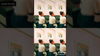 Cewek Bohay Bergoyang