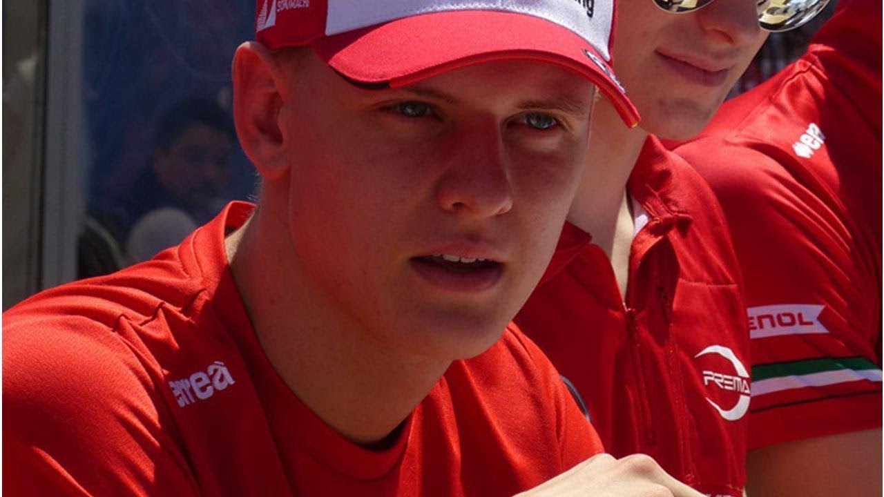 Сын Шумахера сел за руль красного болида