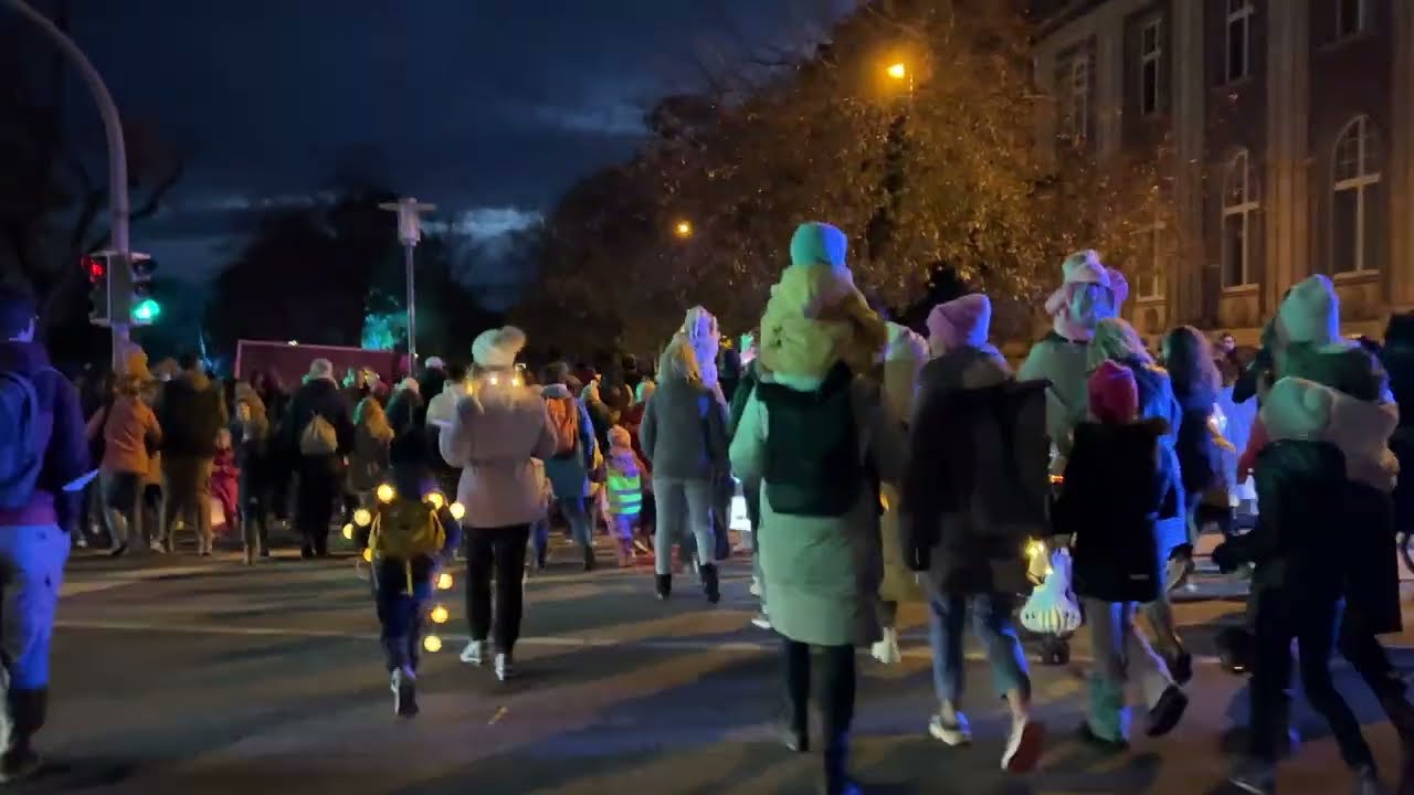 ШЕСТВИЕ ФОНАРЕЙ КИЛЬ 6.11.2022 Море огней в Киле