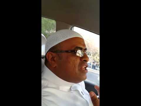 الممثل اليمني علي الحجوري الشهير بـ جعفر شوتر يتغزل بعشقة الأهلي السعودي من امام بوابة مقر النادي Youtube