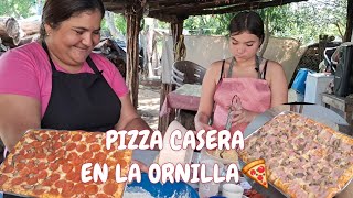 Deliciosas pizzas 🍕 caseras en nuestra hornilla de leña 🍕👌😋🍀✨️