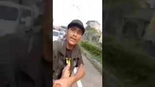 Preman Jalanan Meresahkan, Minta Duit Gak Dikasih Mecahin Kaca Truk