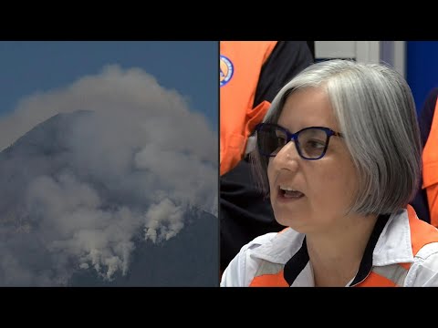 Voraz incendio forestal avanza en laderas de volcán de Agua en Guatemala | AFP
