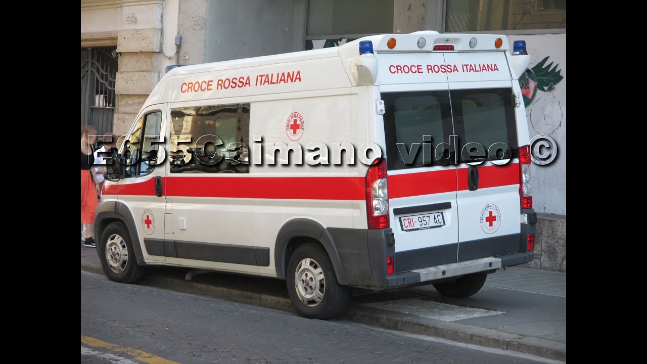 [HD - Sirena Ambulanza] 45x Ambulanze in Sirena-Emergenza! / Ambulances Responding --BEST OF 2015--