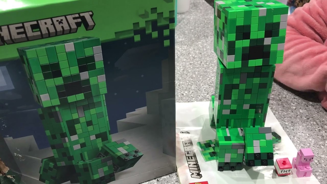 LEGO MINECRAFT Creeper Set! Love all the details, hinged legs, hidden compartment, and more!
